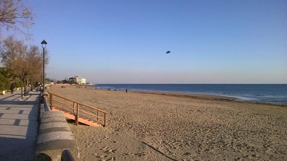 Incantevole Attico 1Minuto Dal Mare Wifi Netflix Terracina Exterior photo